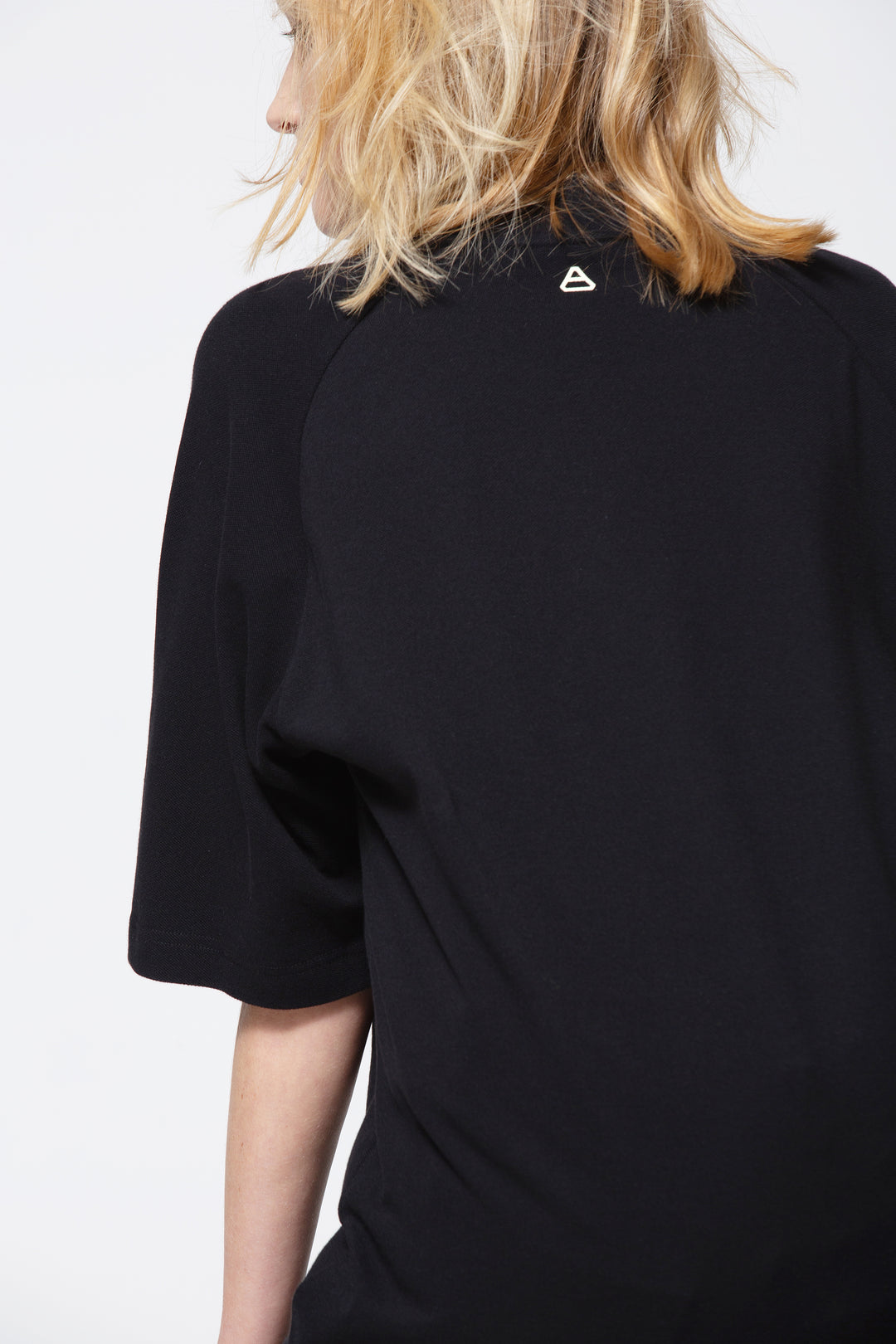 SST RAGLAN BLACK LOGO